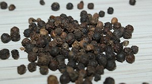 Le poivre noir grain et ses propriétés curatives